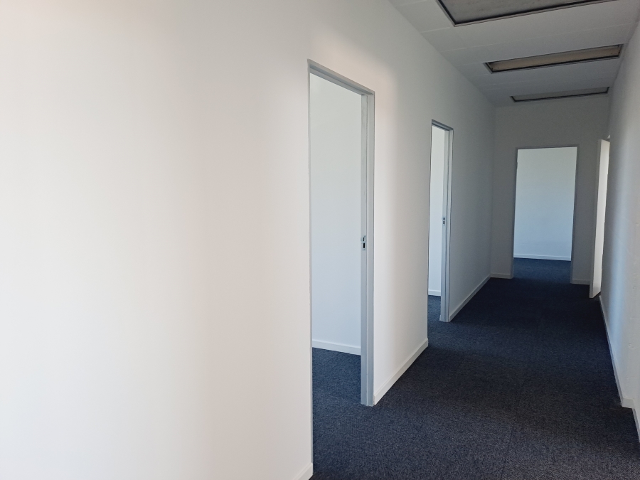 To Let commercial Property for Rent in Loevenstein Western Cape